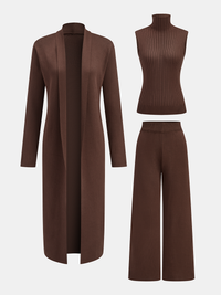 Conjunto de tres piezas con jersey de cuello alto de punto, cárdigan y pantalón