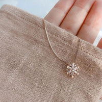 Cora - Collar de cristal con copo de nieve