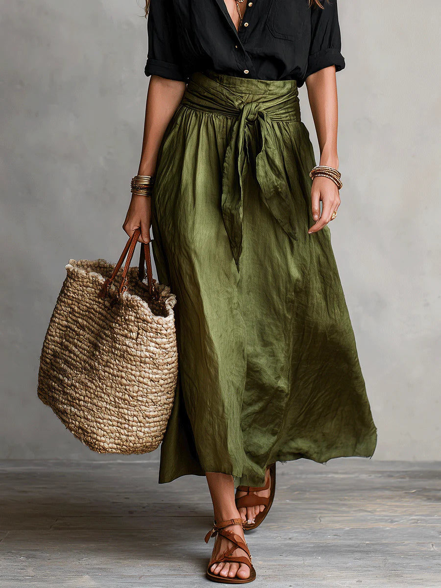 Verónia | Conjunto camiseta negra y falda midi verde oliva