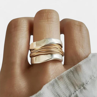 Anastasia - Anillo con detalle trenzado retro